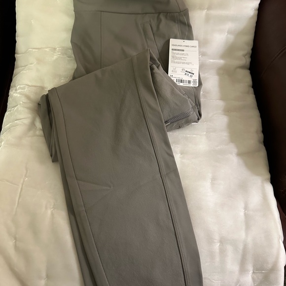 Athleta Headlands Hybrid Cargo Pants - Picture 4 of 4